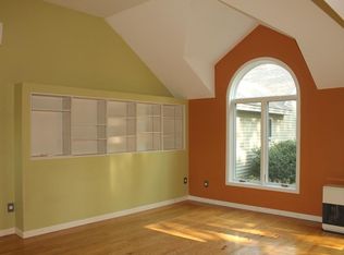 34 Bluff Rd, Yarmouth, ME 04096