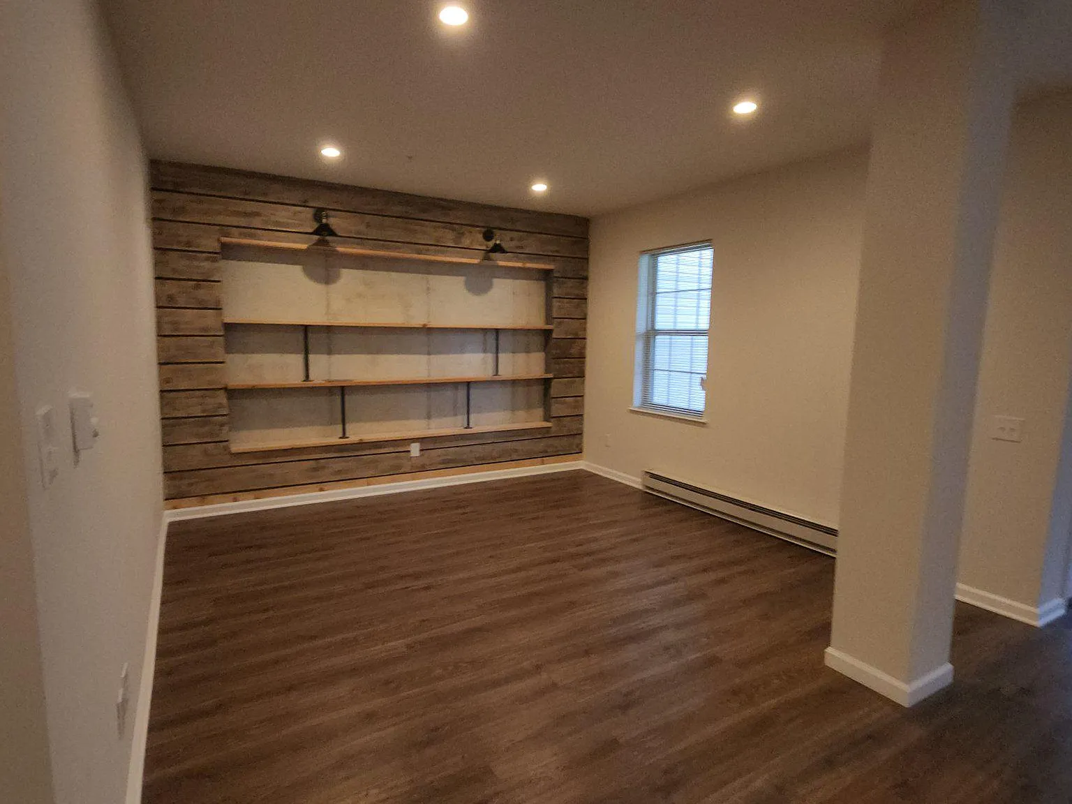 3 bed, 3.0 bath, 2900 sqft, $3,500 — Photo 4