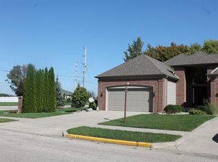 102 Westgate Blvd, Wakarusa, IN 46573