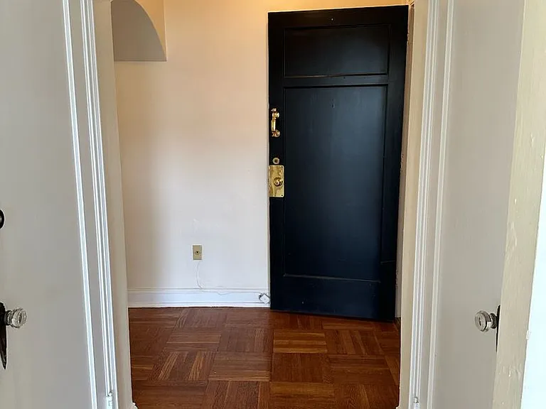 The Royal York Apartments — Photo 203