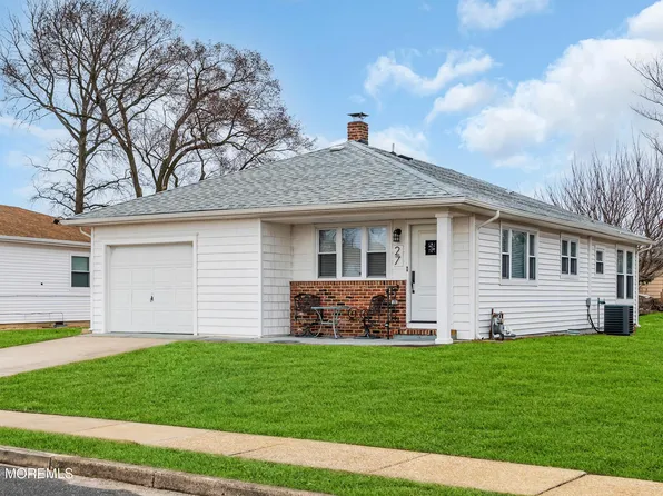 27 Roman Street, Toms River, NJ 08757