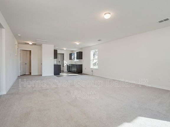 2nd image of 109 E Scott St