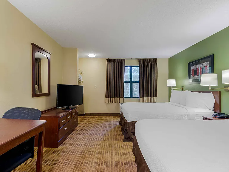 Studio Suite - 2 Full Beds