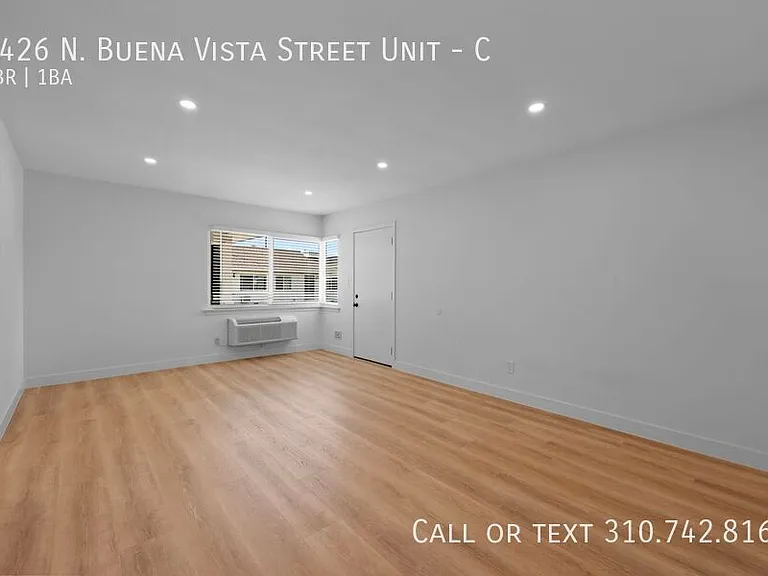 2426 N Buena Vista St #C — Photo 5