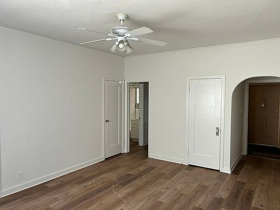 4th image of 4408 Lockwood Ave #203