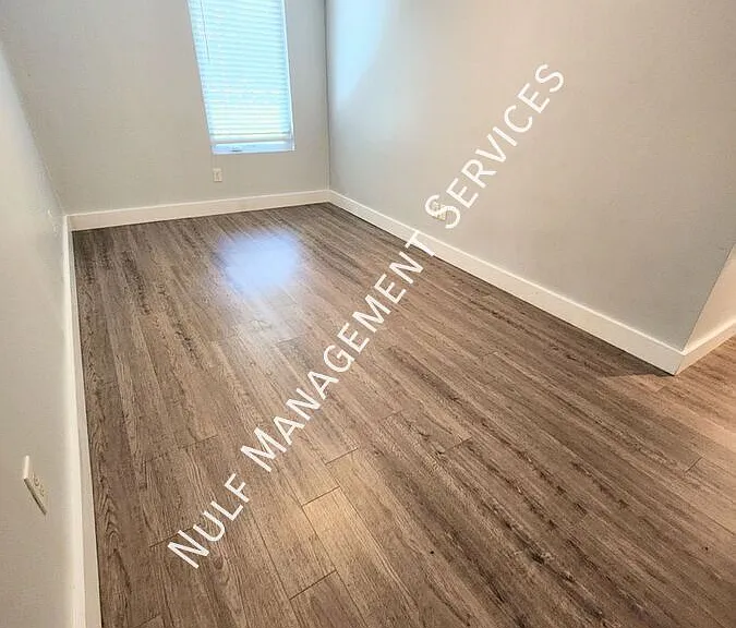 4552 Penn Ave #2 — Photo 5