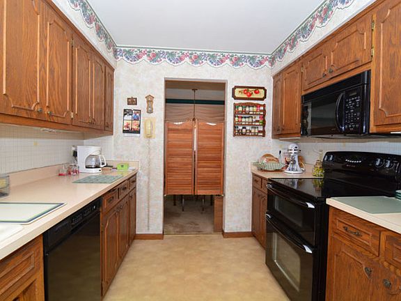 5th image of 10621 Crestview Dr
