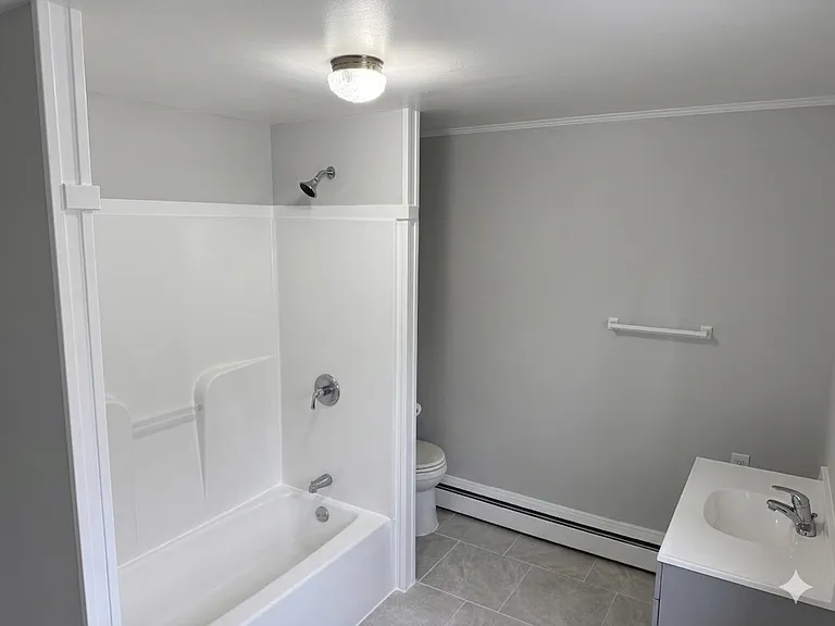 1050 Birkbeck St #1050 — Photo 8