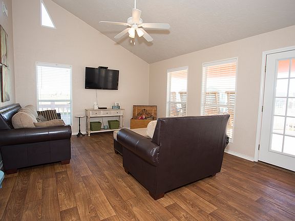 2nd image of 3096 Diane St