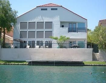 3rd image of 2724 Lakecrest Dr