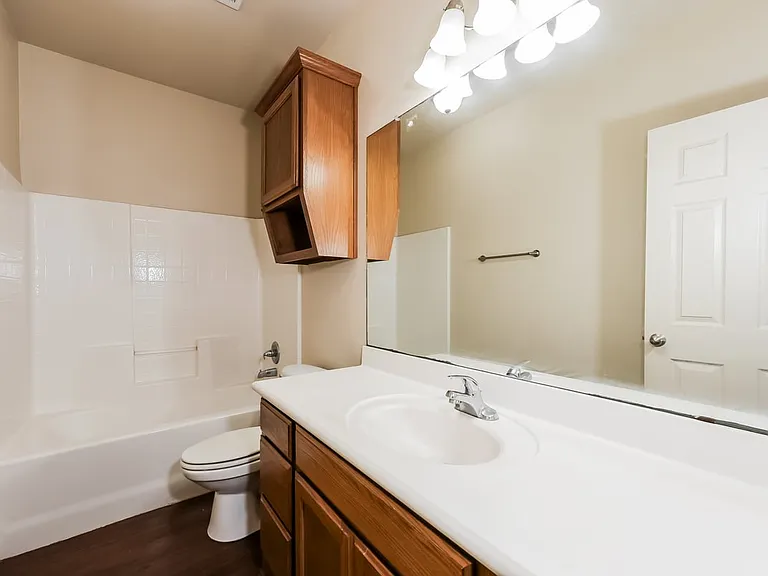 2100 Breezy Dr — Photo 11