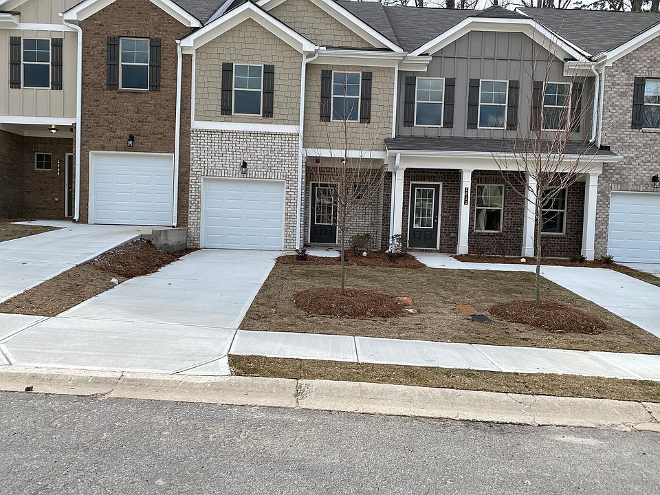 2nd image of 1812 Old Dogwood
