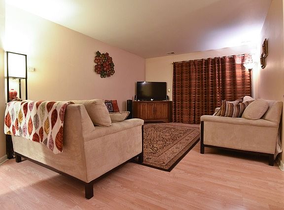 3rd image of 1089 Prescott Dr APT 1C
