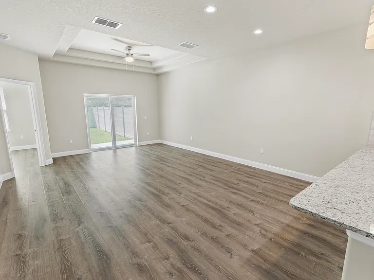 6 Emmons Ln — Photo 37
