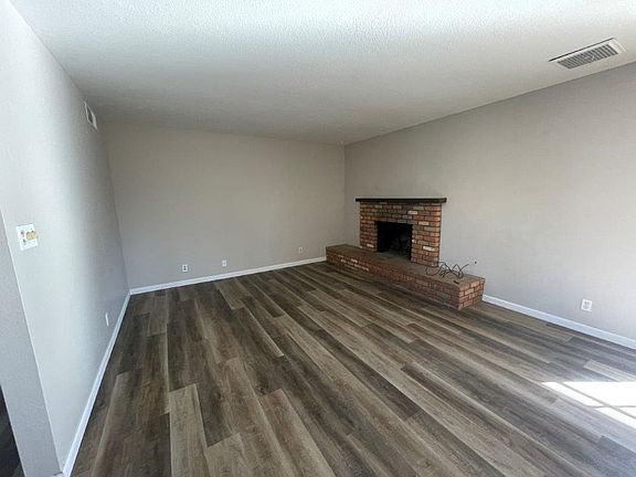 5th image of 2307 E Palmcroft Dr