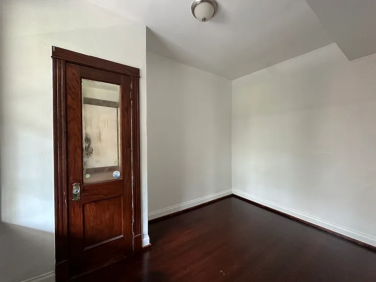 817 N Oakley Blvd #2 — Photo 3