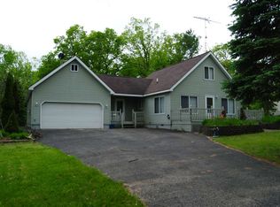 201 Sheffield Dr, Roscommon, MI 48653