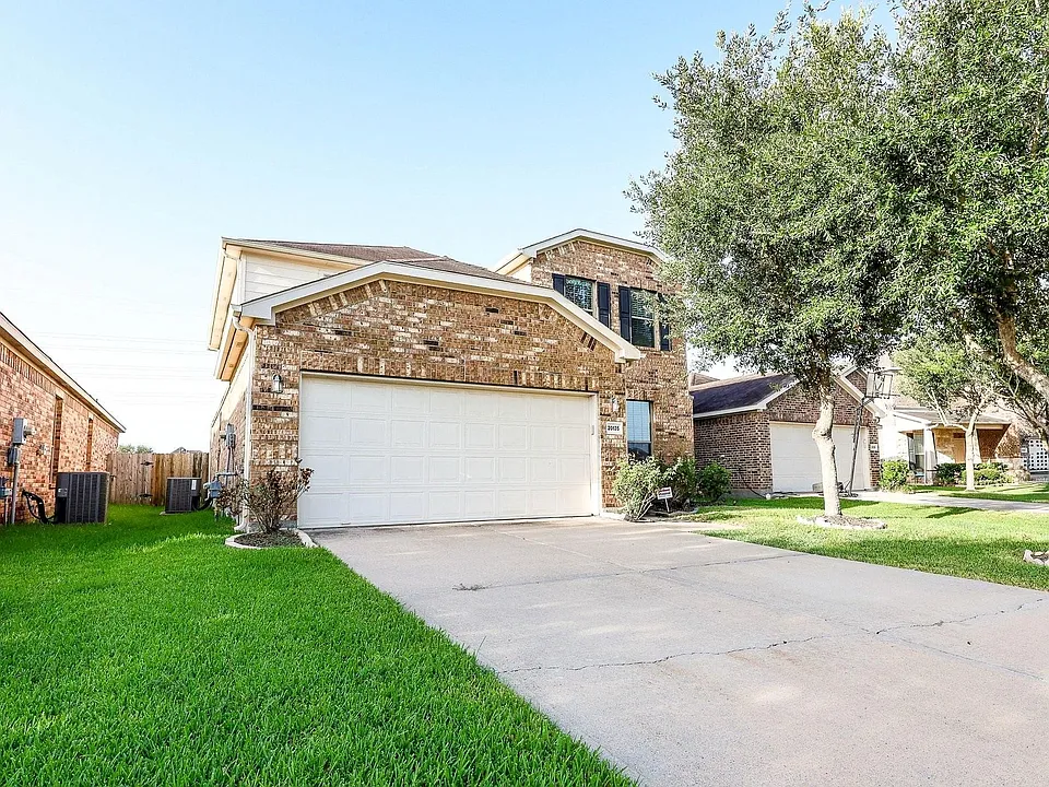 20135 Linden Spruce Ln