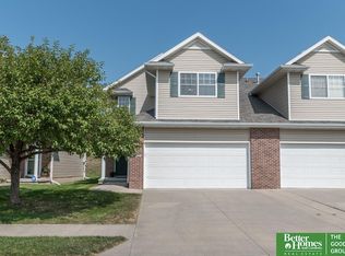 17554 Parker Plz, Omaha, NE 68118
