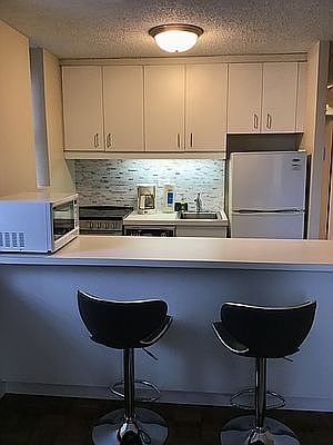 4th image of 150 W 51st St APT 1816