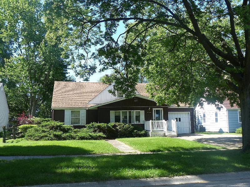 1st image of 209 Burrwood Ave