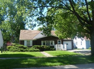 209 Burrwood Ave, Loves Park, IL 61111