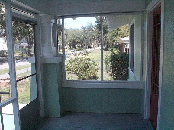 3rd image of 660 S Oak Ave