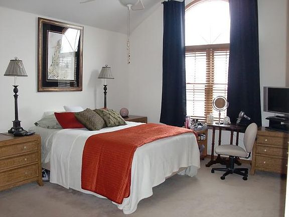 4th image of 304 River Bluff Dr #3