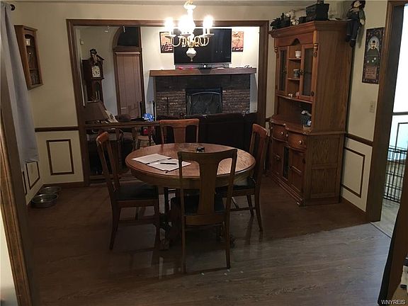 3rd image of 1536 Homecourt