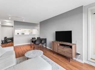 3520 Crowley Dr #901, Vancouver, BC V5R 6G9