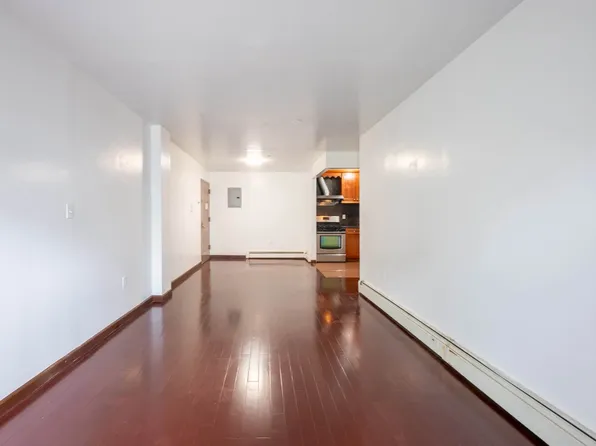 132-36 Pople Avenue image 4 of 19