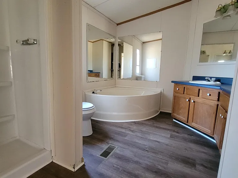 307 Honeysuckle Ln — Photo 4