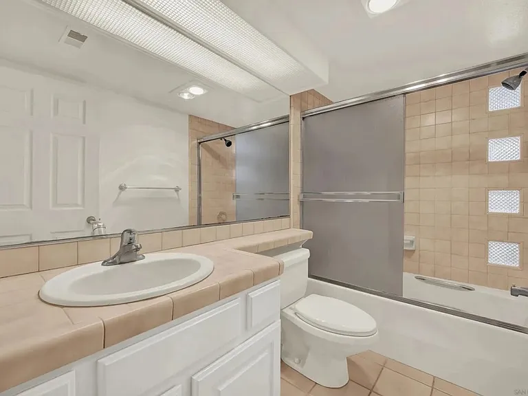 3104 Dickens St — Photo 10