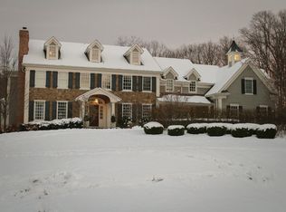 8 Tiger Dr, Tewksbury Twp, NJ 07830