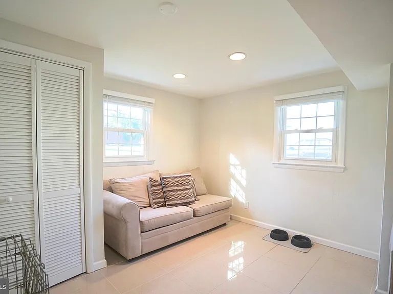 4218 University Dr — Photo 21