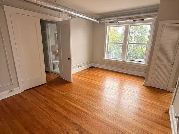 2714 N Milwaukee Ave, Chicago, IL 60647