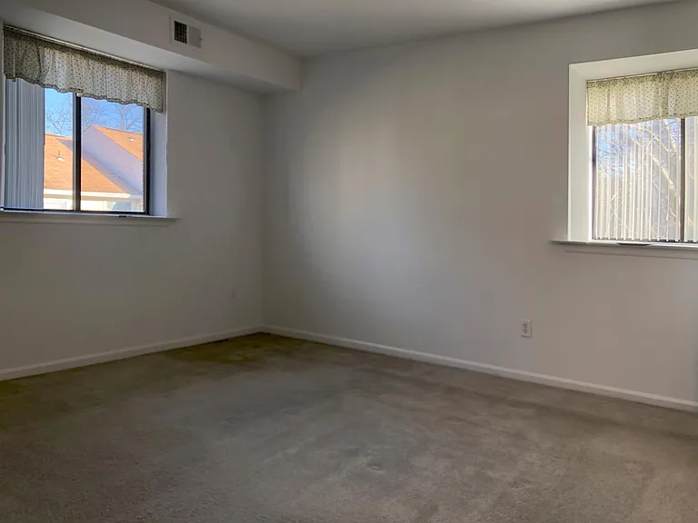 36 Le Forge Ct — Photo 8