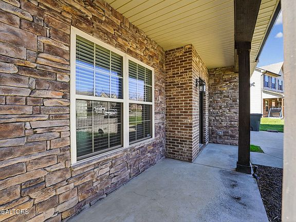 3rd image of 1207 Dark Creek Ln