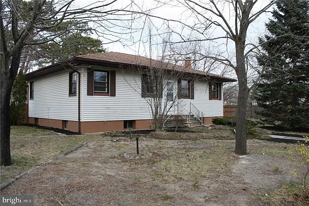 3 bed, 1.5 bath, 1271 sqft, $3,200 — Photo 3