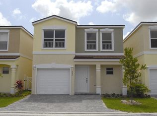 945 SW 15th St, Deerfield Beach, FL 33441