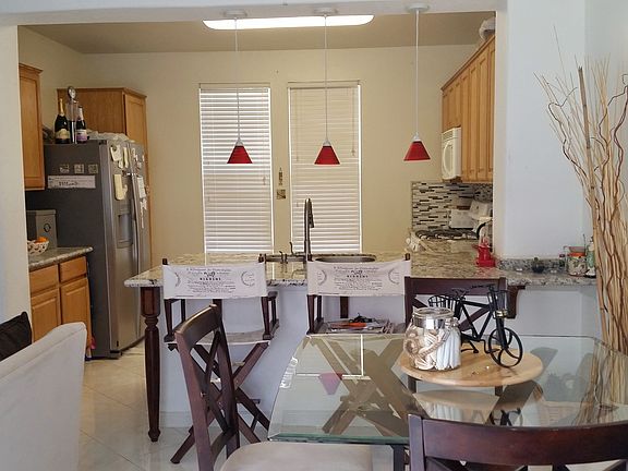 (furnitures not incl)