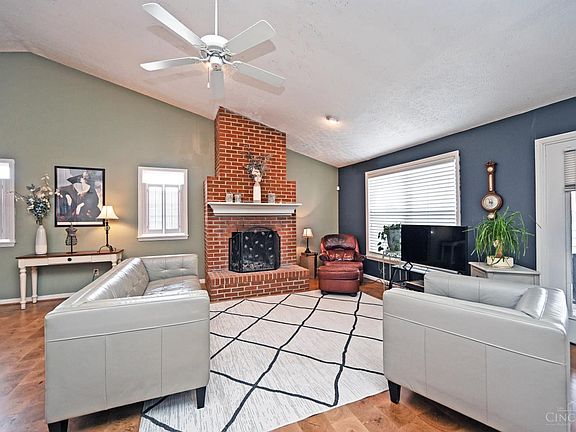 5th image of 590 Rentz Pl