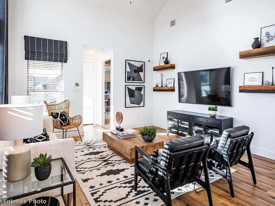 1st image of 2421 SW Latimer Mews