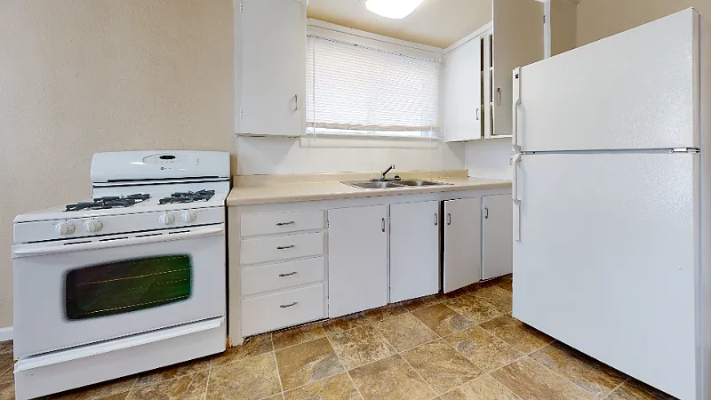 1111 Cook Ave - 2 — Photo 4