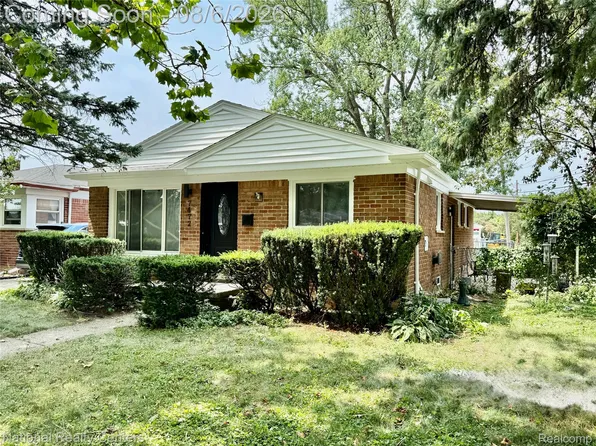 7472 Margaret St, Taylor, MI 48180