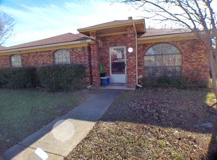11802 Hickory Garden Dr, Balch Springs, TX 75180