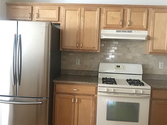 3rd image of 130 Blue Heron Dr #130