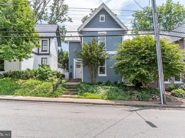 9229 Portner Ave, Manassas, VA 20110