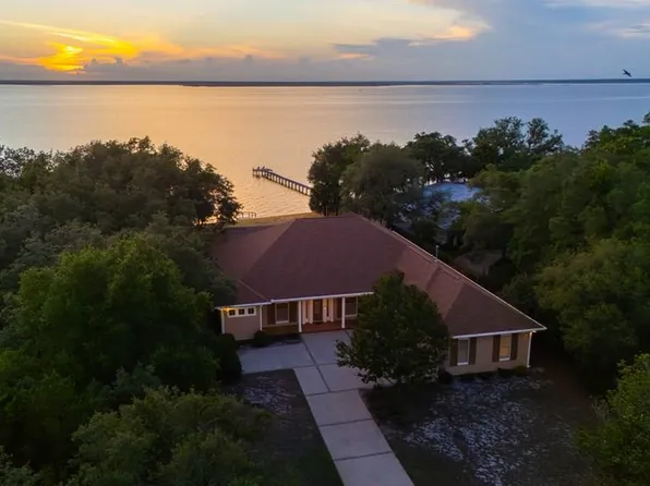 123 N Bay Shore Dr, Eastpoint, FL 32328