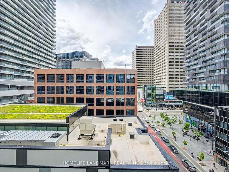 43 Eglinton Ave E #1003 — Photo 17